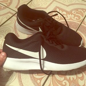 Nike’s men’s size 11.5